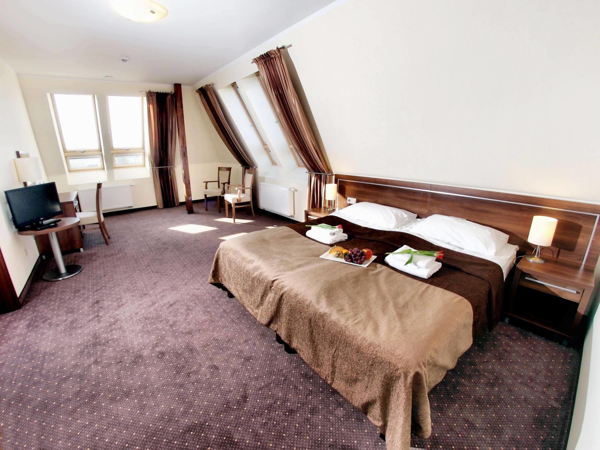 Hotel Austeria Conference & Spa Ciechocinek Ngoại thất bức ảnh