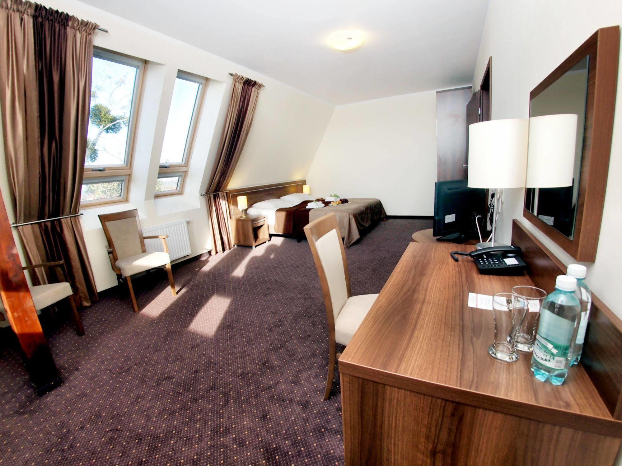 Hotel Austeria Conference & Spa Ciechocinek Ngoại thất bức ảnh